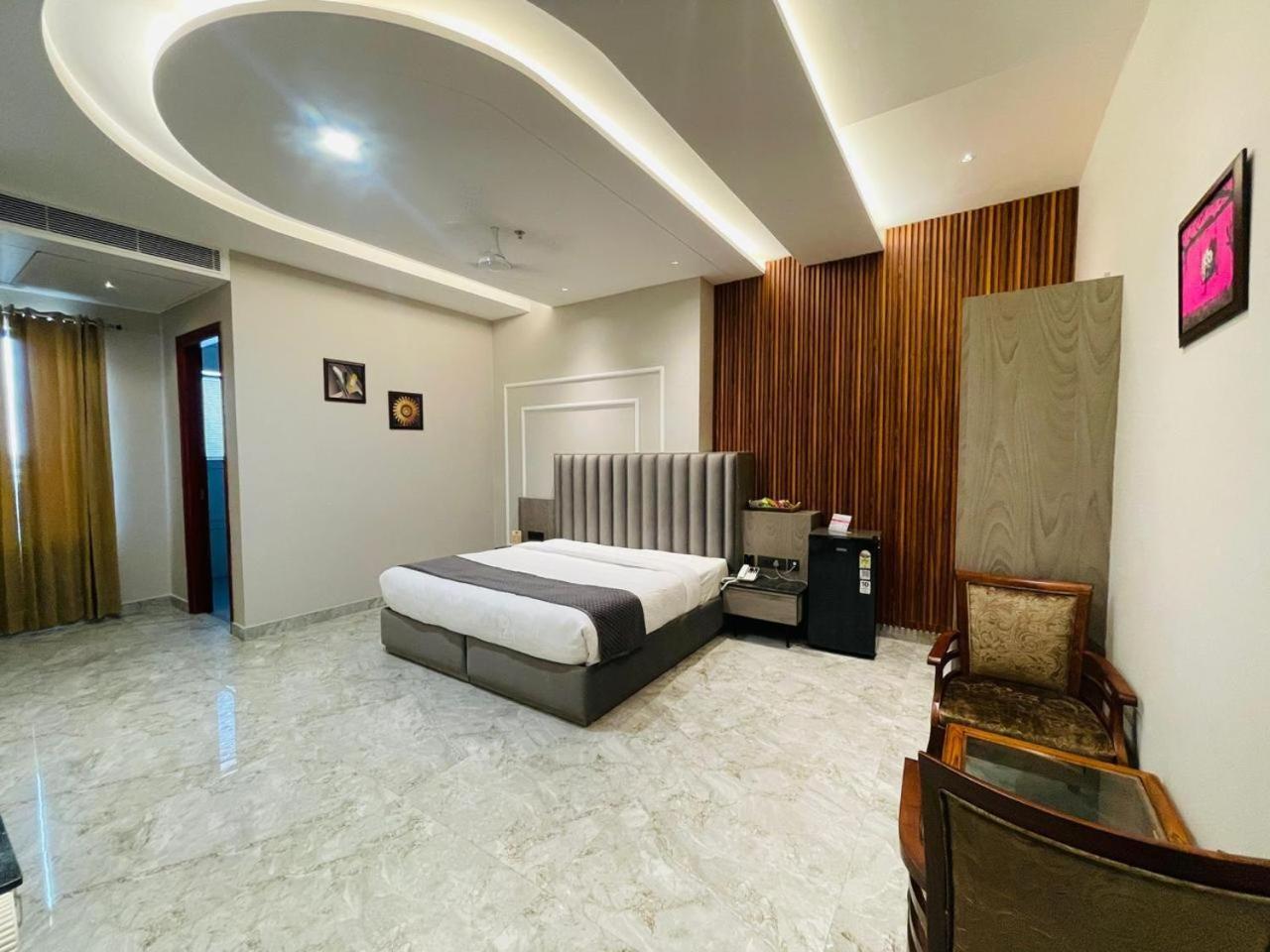 Hotel Miracle Resort Фагвара Экстерьер фото